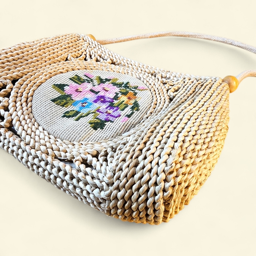 Vintage Straw Woven Embroidered Shoulder Bag – Floral 🌸👜 - Picture 3 of 7